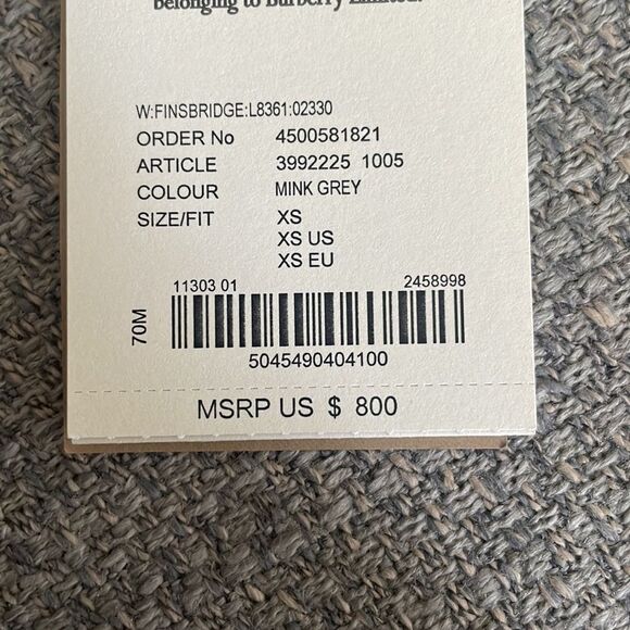 - Burberry Finsbridge Belted
Quilted Jacket. Pristine condition with tags - Picture 8 of 8